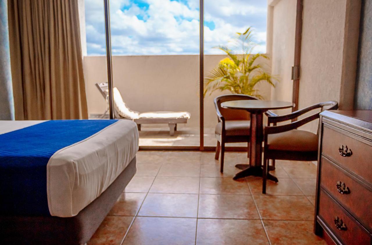 Hotel Los Aluxes Merida Exterior photo